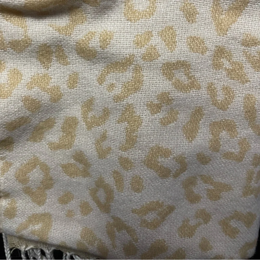 Steve Madden Blanket Scarf Ivory Fringe Trim